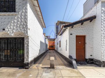 VENDO CASA EN JESUS MARÍA CERCA AV. SAN FELIPE