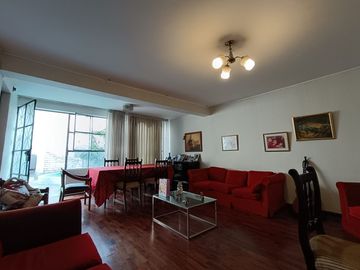 Casa De 284 M2 En Urb. Higuereta
