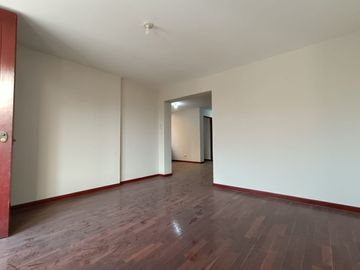 Casa De 284 M2 En Urb. Higuereta