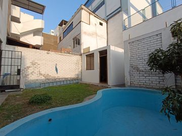 Casa De 284 M2 En Urb. Higuereta