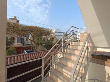 Casa De 284 M2 En Urb. Higuereta