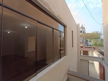 Casa De 284 M2 En Urb. Higuereta
