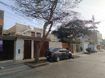 Casa De 284 M2 En Urb. Higuereta