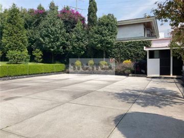Casa en Venta en Bosques de las Lomas