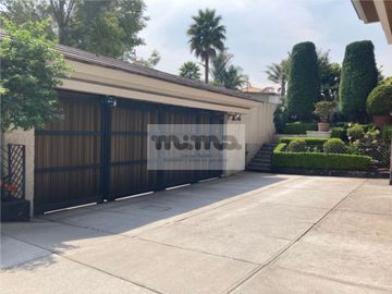 Casa en Venta en Bosques de las Lomas