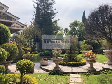 Casa en Venta en Bosques de las Lomas