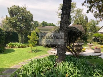 Casa en Venta en Bosques de las Lomas