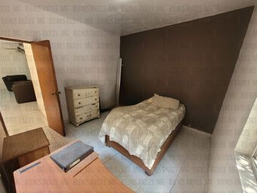 Casa D UNA SOLA PLANTA n venta Los Cedros abajo de Cumbres 3er Sector, a 30m de esquina, a 2 cuadras de parque, a 1.3km (4 min) de Paseo de los Leones