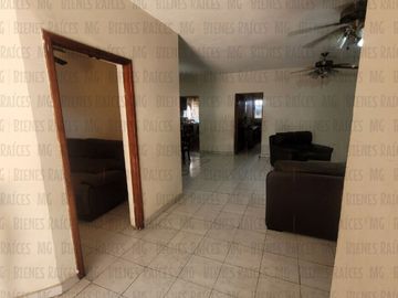 Casa D UNA SOLA PLANTA n venta Los Cedros abajo de Cumbres 3er Sector, a 30m de esquina, a 2 cuadras de parque, a 1.3km (4 min) de Paseo de los Leones