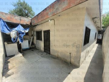 Casa D UNA SOLA PLANTA n venta Los Cedros abajo de Cumbres 3er Sector, a 30m de esquina, a 2 cuadras de parque, a 1.3km (4 min) de Paseo de los Leones