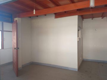 VENTA DE CASA EN SAN BARTOLO CON DOS DEPARTAMENTOS INDEPENDIENTES