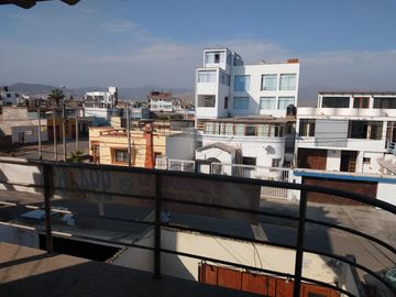 VENTA DE CASA EN SAN BARTOLO CON DOS DEPARTAMENTOS INDEPENDIENTES