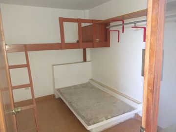 VENTA DE CASA EN SAN BARTOLO CON DOS DEPARTAMENTOS INDEPENDIENTES