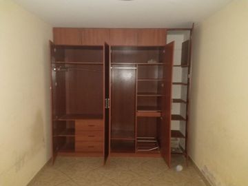 VENTA DE CASA EN SAN BARTOLO CON DOS DEPARTAMENTOS INDEPENDIENTES