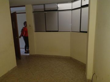 VENTA DE CASA EN SAN BARTOLO CON DOS DEPARTAMENTOS INDEPENDIENTES