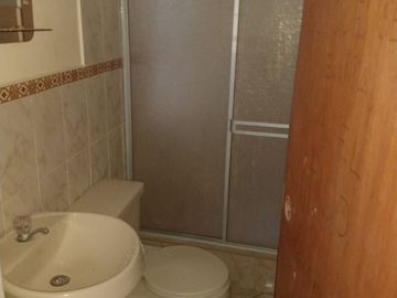VENTA DE CASA EN SAN BARTOLO CON DOS DEPARTAMENTOS INDEPENDIENTES