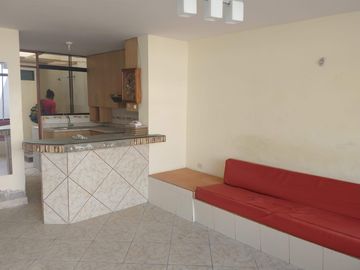 VENTA DE CASA EN SAN BARTOLO CON DOS DEPARTAMENTOS INDEPENDIENTES