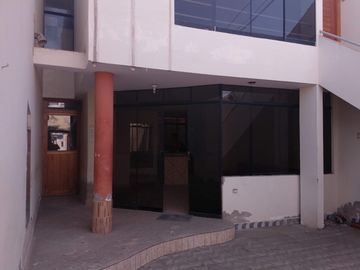VENTA DE CASA EN SAN BARTOLO CON DOS DEPARTAMENTOS INDEPENDIENTES