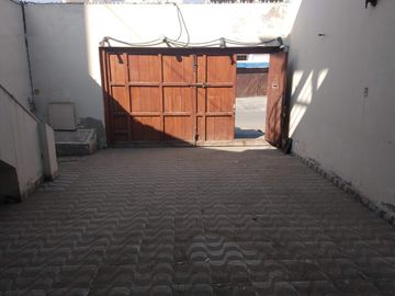 VENTA DE CASA EN SAN BARTOLO CON DOS DEPARTAMENTOS INDEPENDIENTES