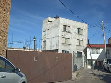 Bodega, Estacionamiento y Departamentos en VENTA en Lomas del Capulín, por Av. San Marcos Zacatecas, Zac.