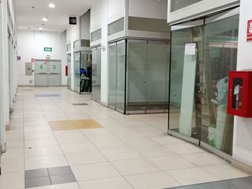 VENTA LOCAL EN 2 NIVEL GAMA MODA LA VICTORIA