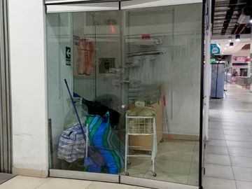 VENTA LOCAL EN 2 NIVEL GAMA MODA LA VICTORIA