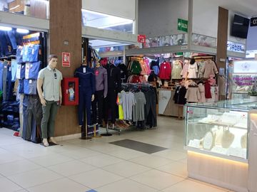 VENTA LOCAL EN 2 NIVEL GAMA MODA LA VICTORIA