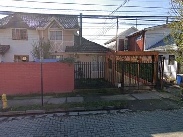 SE VENDE AMPLIA CASA SECTOR LOS LIRIOS, CONCEPCION