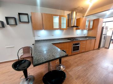 VENTA DE CASA EN ATE VITARTE URBANIZACION SANTA CLARA