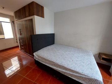 VENTA DE CASA EN ATE VITARTE URBANIZACION SANTA CLARA