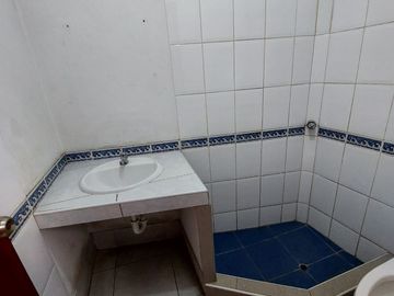 VENTA DE CASA EN ATE VITARTE URBANIZACION SANTA CLARA