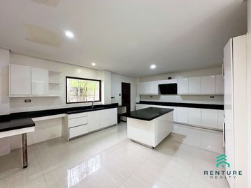 For Sale: 1,000 SQM Renovated House & Lot In Baliwag, Bulacan (With Swimming Pool)