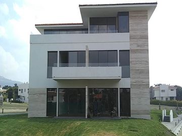 DEPARTAMENTO EN VENTA EN HACIENDA DEL ORO..RUMBO A SANTA ANITA