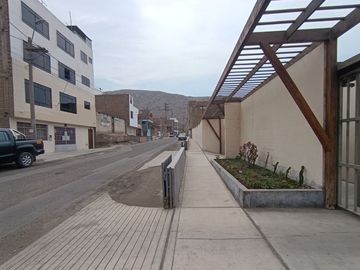 ✨🏠 Amplio, iluminado y frente a la 🏊‍♀️ piscina: Dúplex familiar en el mejor clima de Lima ☀️🌿