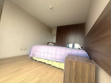✨🏠 Amplio, iluminado y frente a la 🏊‍♀️ piscina: Dúplex familiar en el mejor clima de Lima ☀️🌿