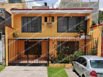 ¡Casa de Remate en Venta en Héroes de Padierna Tlalpan CDMX!