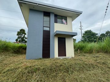 House and Lot for Sale in Nuvali Avida Woodhill Settings near Miriam College Ready for Occupancy Single Detachec