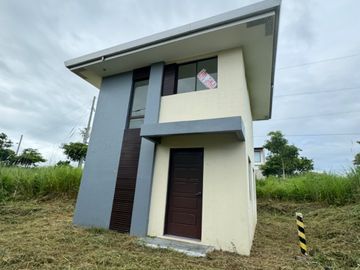 House and Lot for Sale in Nuvali Avida Woodhill Settings near Miriam College Ready for Occupancy Single Detachec