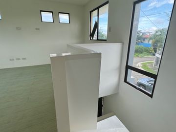House and Lot for Sale in Nuvali Avida Woodhill Settings near Miriam College Ready for Occupancy Single Detachec