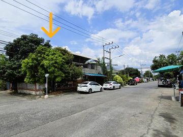 Corner Unit with Extra Space at a Great Price!Twin House for Sale at Baan Pruksa 8 Nakhon Chai Si – 2 Storeys, 36 Sq.wah, Main Road Location