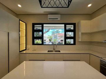 For Sale: Modern Bungalow House & Lot located at Ayala Alabang, Muntinlupa City