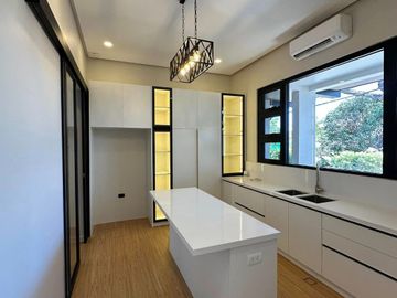 For Sale: Modern Bungalow House & Lot located at Ayala Alabang, Muntinlupa City