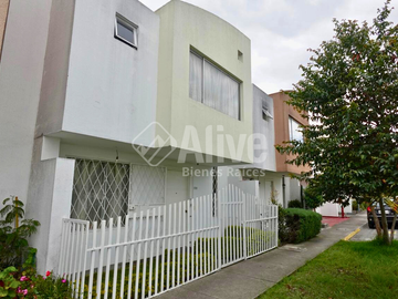 Casa de venta en Marianitas, sector Calderón
