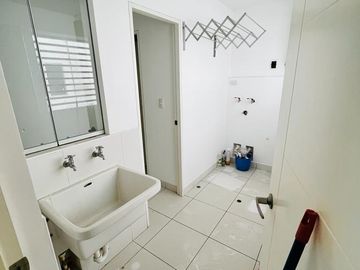 VENDO dpto impecable miraflores Diezcanseco 2dor $255,000