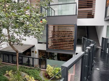 VENDO dpto impecable miraflores Diezcanseco 2dor $255,000