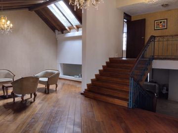 Casa de venta de 3 dormitorios en sector la Mariscal Quito Ecuador