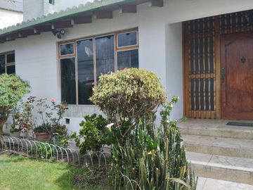 Casa de venta de 3 dormitorios en sector la Mariscal Quito Ecuador