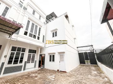 Dijual Townhouse Furnished Komplek Richmond Estate Jalan Rela - Pancing