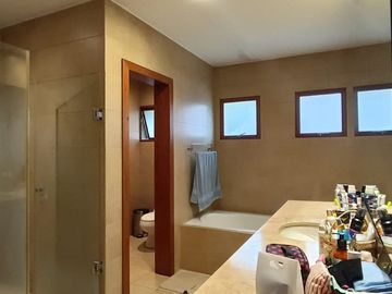 Casa en venta en Cumbayá – Sector El Cebollar