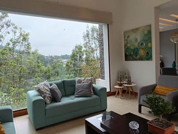 Casa en venta en Cumbayá – Sector El Cebollar